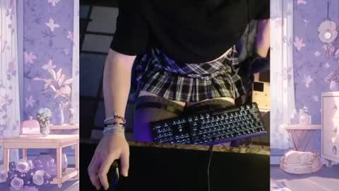 Ellie online show from 10, 4, 2026