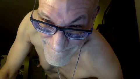 Snapshot of profnwear chatting on 3, 8, 2026 ProfNUWear online show from 3, 8, 2026