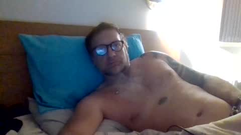Snapshot of pulllin4u chatting on 7, 5, 2026 pulllin4u online show from 7, 5, 2026