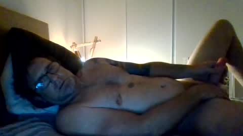Snapshot of pulllin4u chatting on 1, 7, 2026 pulllin4u online show from 1, 7, 2026