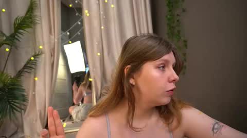 constant schedule Wednesday  Friday  Saturday  Sunday  The Rosemarie online show from 25, 2, 2026