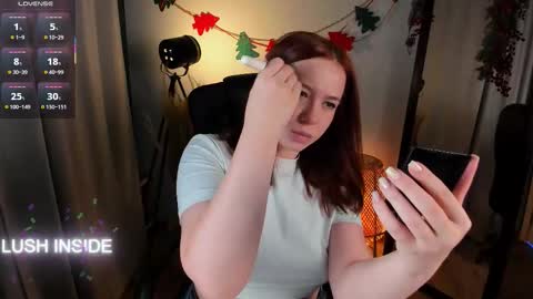 Snapshot of pure_flower_alison chatting on 22, 12, 2025 Alison online show from 22, 12, 2025