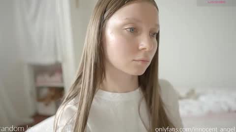 i dont do shows for free. watching here silently and waiting for me to start showing you something for free is useless online show from 29, 10, 2025