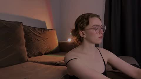 Marie online show from 28, 2, 2025