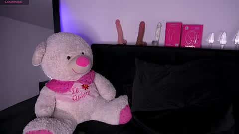 Snapshot of purplesnake_ chatting on 1, 7, 2026 Alynn online show from 1, 7, 2026