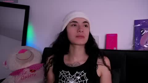 Snapshot of purplesnake_ chatting on 18, 7, 2026 Alynn online show from 18, 7, 2026