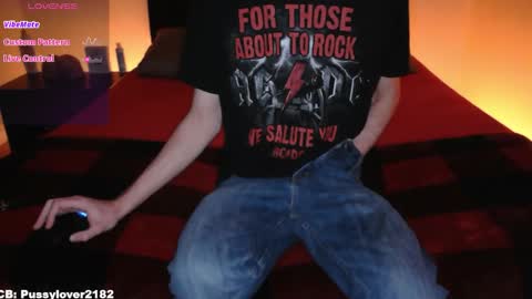 Snapshot of pussylover2182 chatting on 24, 11, 2025 pussylover2182 online show from 24, 11, 2025