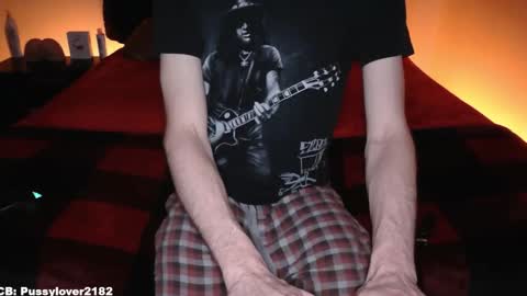 Snapshot of pussylover2182 chatting on 17, 12, 2025 pussylover2182 online show from 17, 12, 2025