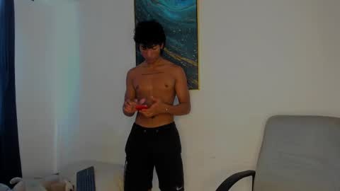 Snapshot of pyke_cum chatting on 2, 2, 2025 pyke_cum online show from 2, 2, 2025
