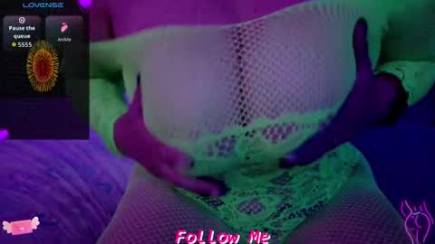 Queen And King online show from 1, 12, 2025