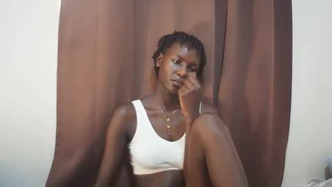 Snapshot of queen_0012 chatting on 20, 5, 2026 asher online show from 20, 5, 2026