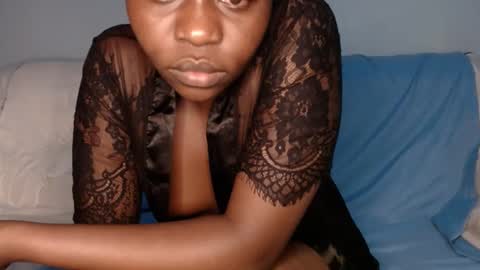 Snapshot of queen_12344 chatting on 29, 1, 2025 emmie online show from 29, 1, 2025