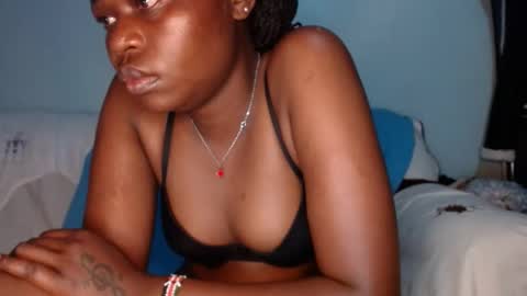 Snapshot of queen_12344 chatting on 23, 2, 2025 emmie online show from 23, 2, 2025