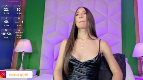 Snapshot of queen__violet chatting on 5, 5, 2026 Queen Violet online show from 5, 5, 2026