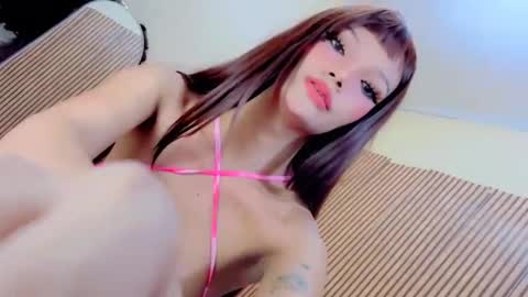 Snapshot of queen_avah chatting on 4, 12, 2025 Avah online show from 4, 12, 2025