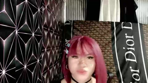 Snapshot of queen_elicktra chatting on 7, 5, 2026 JOY online show from 7, 5, 2026