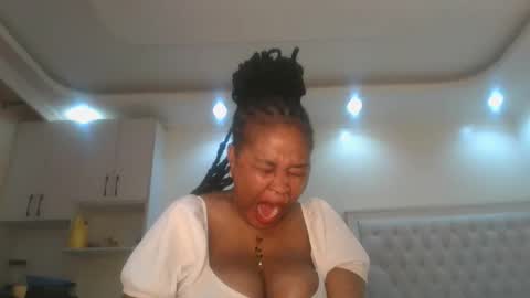 Snapshot of queen_kikih chatting on 16, 5, 2026 Queen kikih online show from 16, 5, 2026