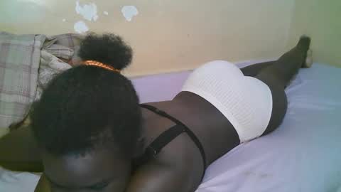 Snapshot of queen_latasha chatting on 28, 2, 2026 queen_latasha online show from 28, 2, 2026