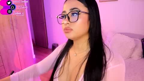 Snapshot of queen_liana chatting on 14, 12, 2024 Liana online show from 14, 12, 2024