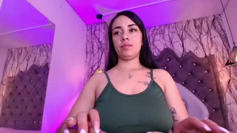 Snapshot of queen_nyxx chatting on 29, 5, 2026 QueenNyx online show from 29, 5, 2026