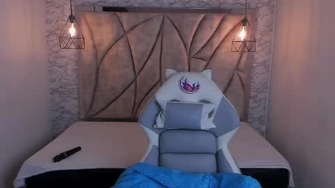   online show from 27, 2, 2025