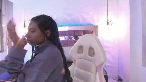 Snapshot of queen_perla_ chatting on 12, 6, 2026 online show from 12, 6, 2026