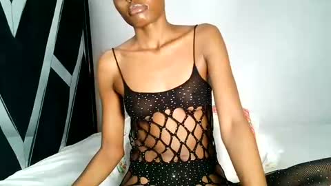 Snapshot of queen_sashavixen chatting on 29, 6, 2026 queen_sashavixen online show from 29, 6, 2026