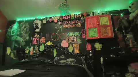 Snapshot of queen_splashh_420 chatting on 5, 7, 2026 Queen Splashh420 online show from 5, 7, 2026