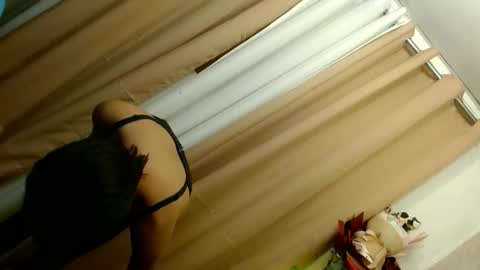 CALL ME YOUR QUEEN AIVY1 online show from 28, 5, 2026