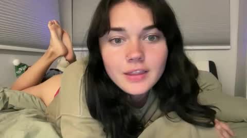 Snapshot of queencassidyy chatting on 23, 10, 2025 Cassidy online show from 23, 10, 2025