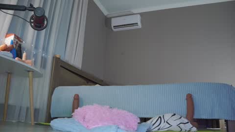 Snapshot of queenelia chatting on 10, 12, 2024 Nelly INSTA queenelia online show from 10, 12, 2024