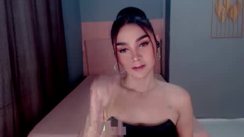 queenemeraldts online show from 27, 11, 2025