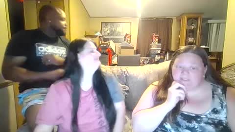 Snapshot of queenking55 chatting on 13, 7, 2026 Queen N King Fun Night online show from 13, 7, 2026