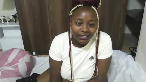 Snapshot of queenkitty30 chatting on 28, 5, 2026 Kitty online show from 28, 5, 2026