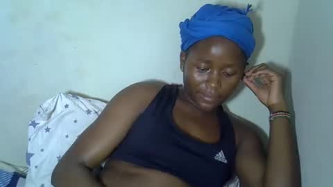 Snapshot of queenlena868103 chatting on 16, 11, 2025 queenlena868103 online show from 16, 11, 2025