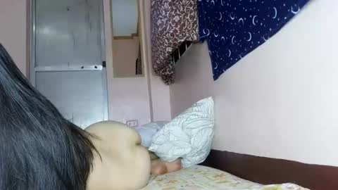 Snapshot of queennbbee chatting on 19, 6, 2026 queennbbee online show from 19, 6, 2026