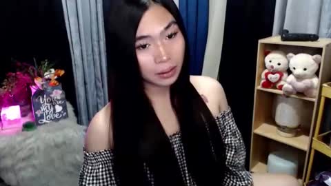 Snapshot of queenofcum169xx chatting on 4, 5, 2026 Mikka online show from 4, 5, 2026