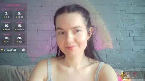 QueenOfModels online show from 9, 4, 2026