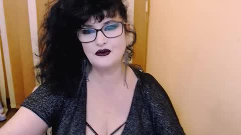 queenofsin online show from 8, 12, 2024