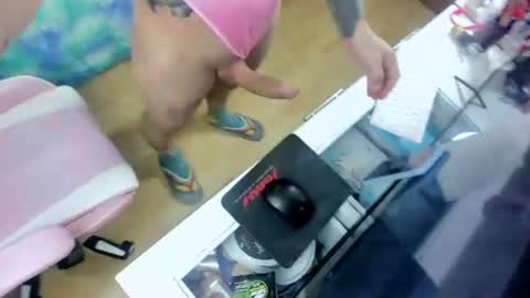 Snapshot of queenramoona_hot chatting on 4, 7, 2026 RAMONA ULLOA online show from 4, 7, 2026
