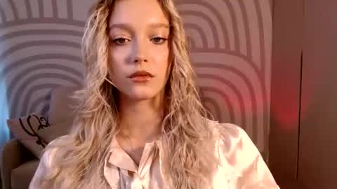 Snapshot of queenserenaaa chatting on 9, 8, 2026 Serena XoXo online show from 9, 8, 2026