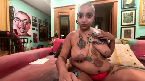 Queen Hilarity online show from 16, 3, 2026