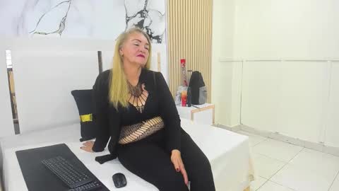 queenstarhyl online show from 18, 2, 2026