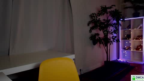 Snapshot of queensy_sins_x chatting on 23, 5, 2026 Queensy online show from 23, 5, 2026