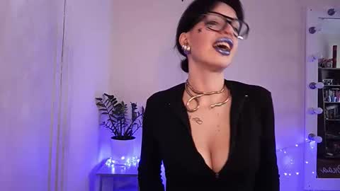 Snapshot of quiet_smile chatting on 28, 9, 2025 quiet_smile online show from 28, 9, 2025