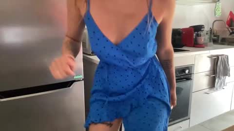 Quinnyelena online show from 4, 6, 2026