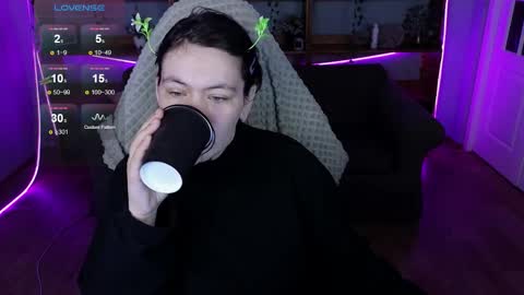 qwertyannie_lbo online show from 23, 4, 2026