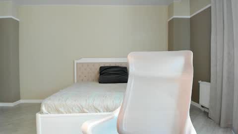 Snapshot of qwoopa chatting on 10, 9, 2025 Leya online show from 10, 9, 2025