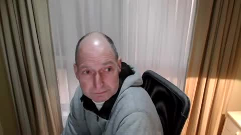 Snapshot of qytrw chatting on 5, 7, 2026 qytrw online show from 5, 7, 2026