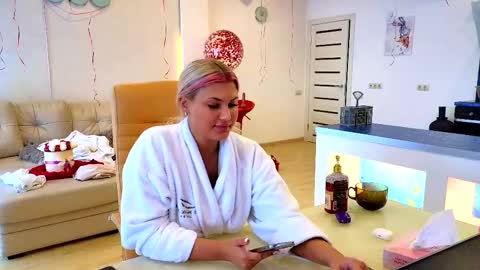 Jess  John online show from 19, 2, 2025